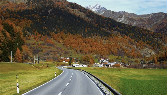 公路客运企业驾驶员组织驾驶员车辆安全教育培训,帮助从业人员熟悉车辆故障应急处理安全规范